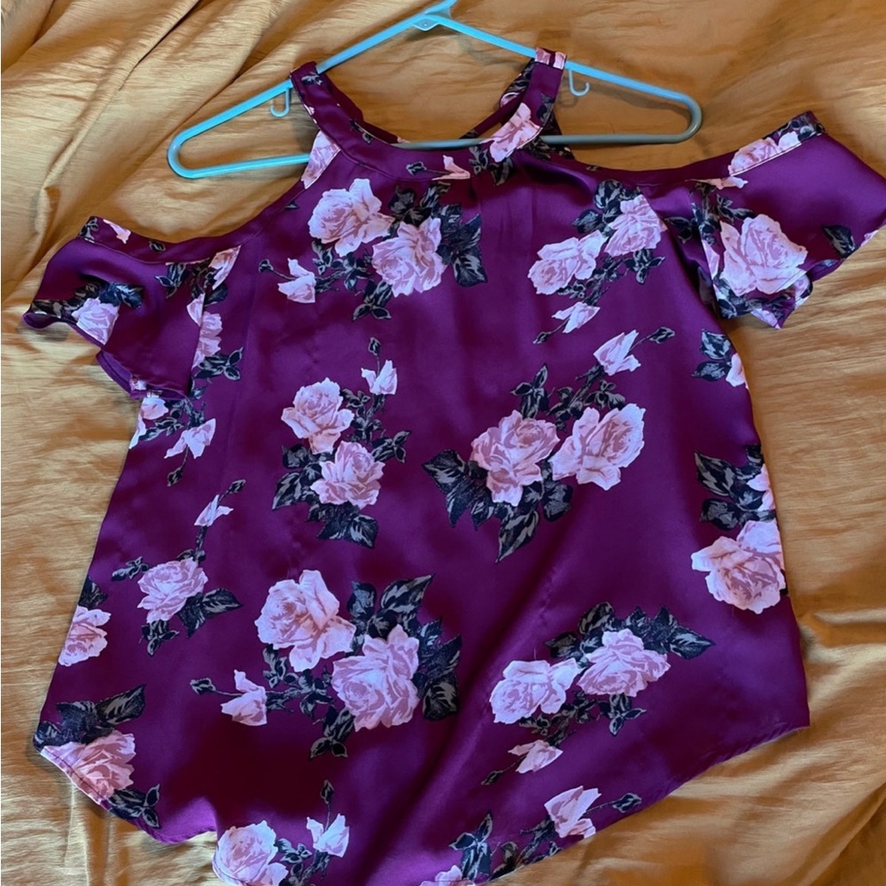 Iz Byer off the shoulder floral blouse